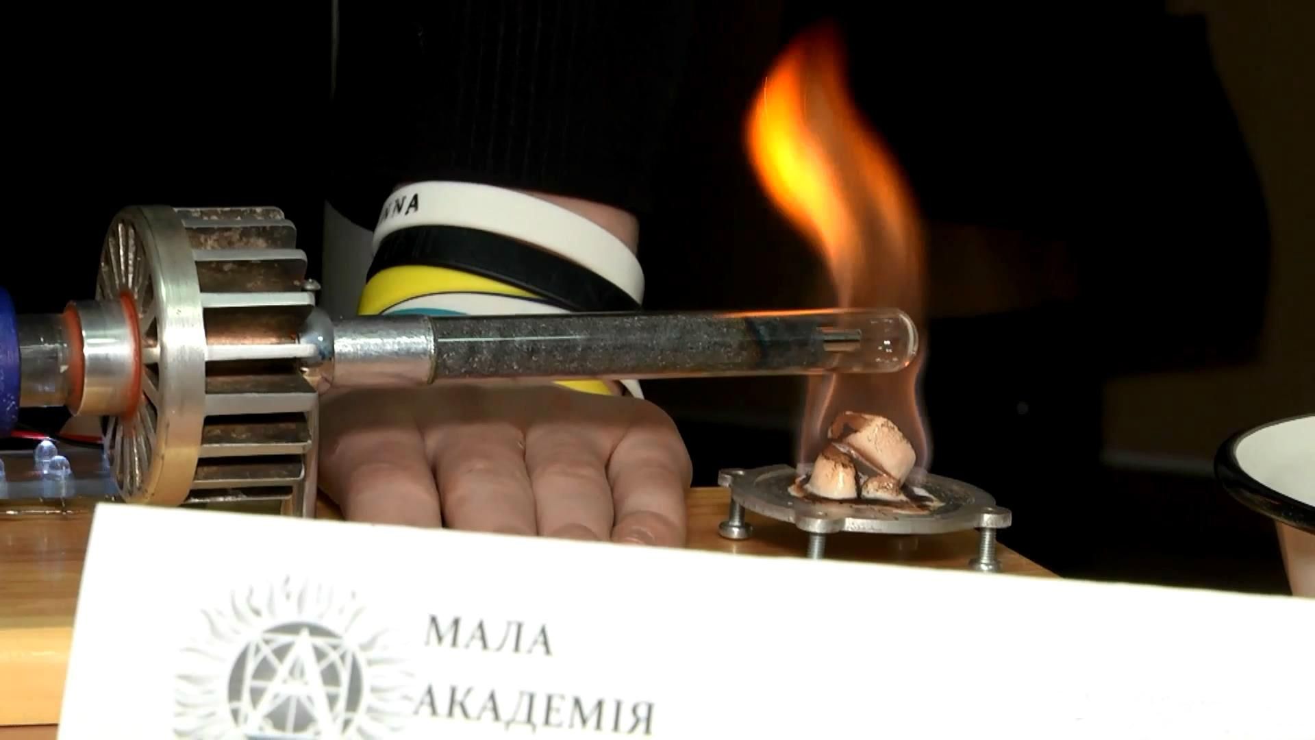 Як юні українські вчені кидають виклик авторитетним винахідникам Як юні українські вчені кидають виклик авторитетним винахідникам