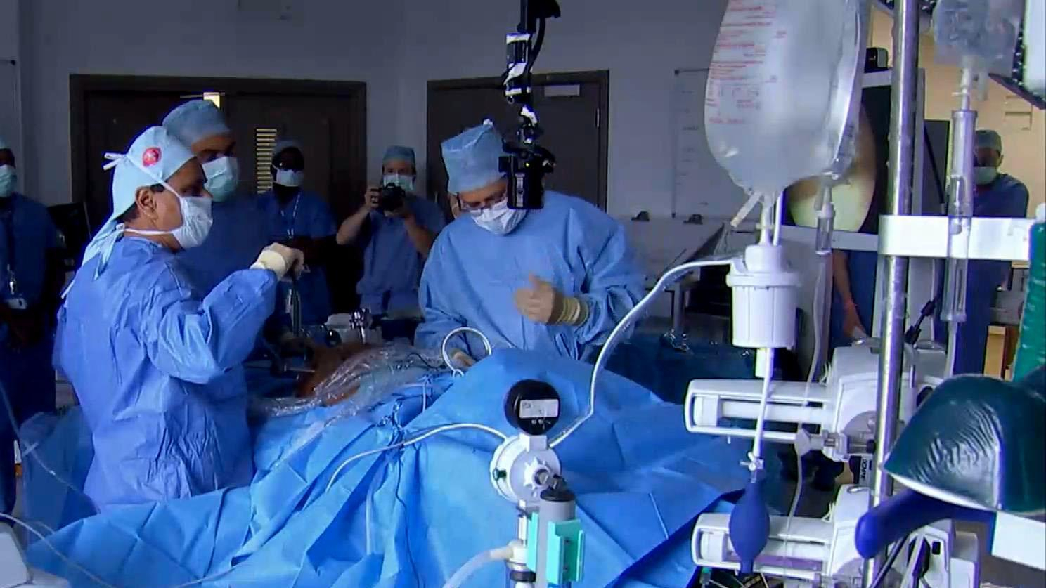 Уникальную операцию показали в онлайн-режиме