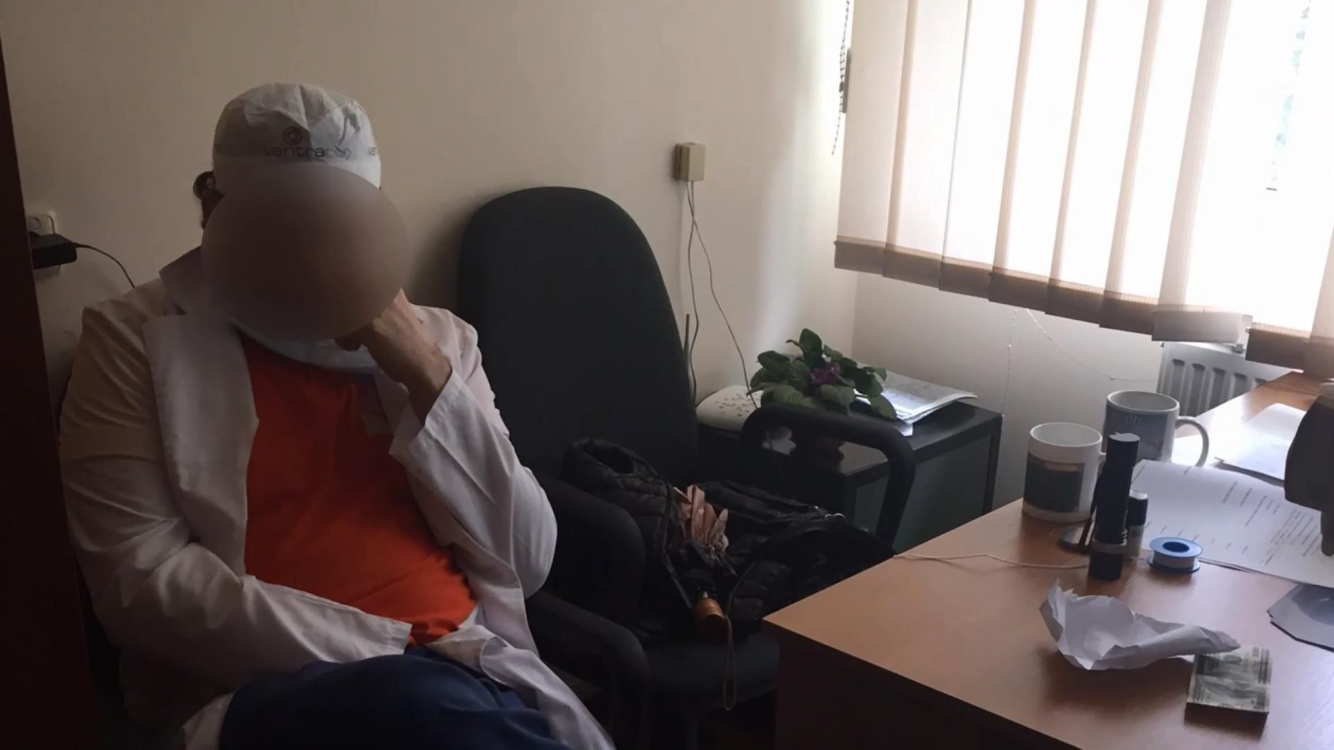 Лікар заробляв на безкоштовних кардіостимуляторах
Лікар заробляв на безкоштовних кардіостимуляторах