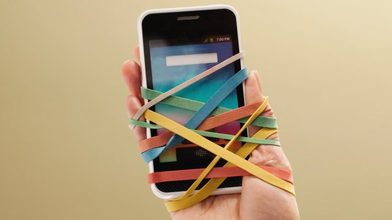 Як залежність від смартфонів руйнує стосунки Як залежність від смартфонів руйнує стосунки