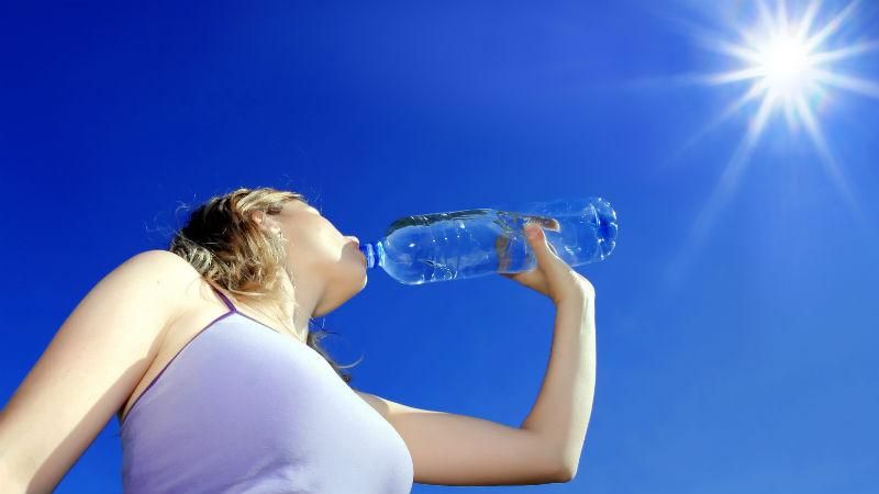 6 освіжаючих напоїв, які чудово тамують спрагу 6 освіжаючих напоїв, які чудово тамують спрагу