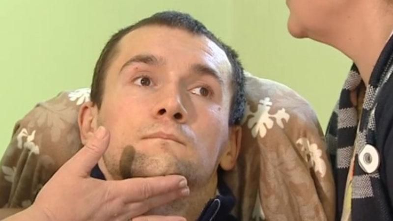 Родственники Героя Украины вынуждены продать его медаль, чтобы спасти жизнь
