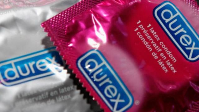 В России решили пробить дно: запретили популярные презервативы