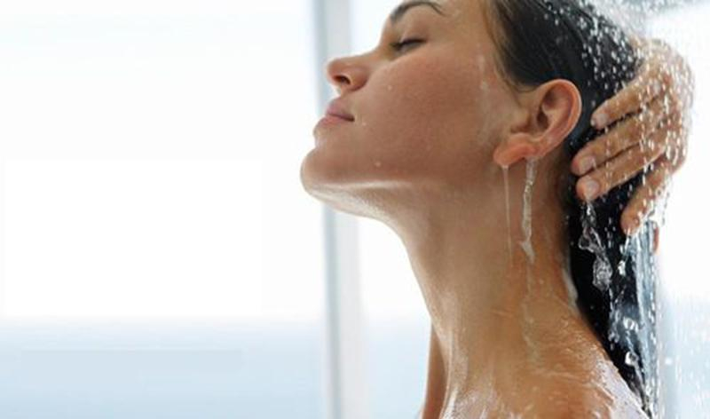 Как часто на самом деле нужно мыть волосы