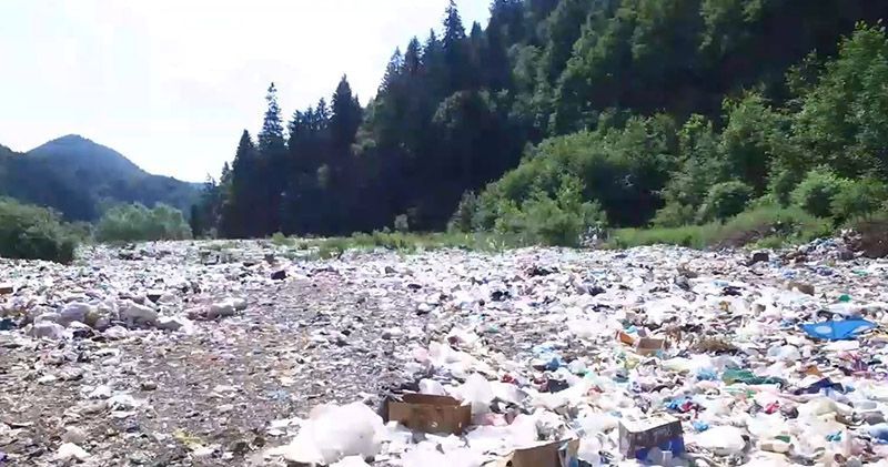 Как местные жители отравляют водоносные жилы Карпат Как местные жители отравляют водоносные жилы Карпат