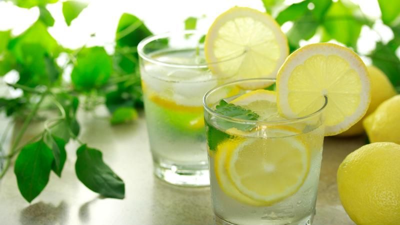 5 причин выпить воды с лимоном