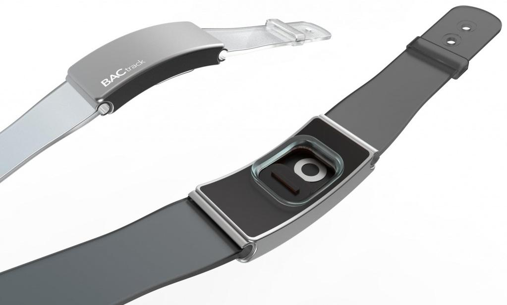 Ученые создали полезный "алкобраслет"