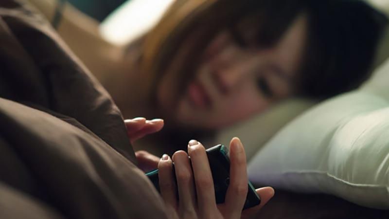 Телефонні розмови перед сном шкідливі для здоров’я, – вчені