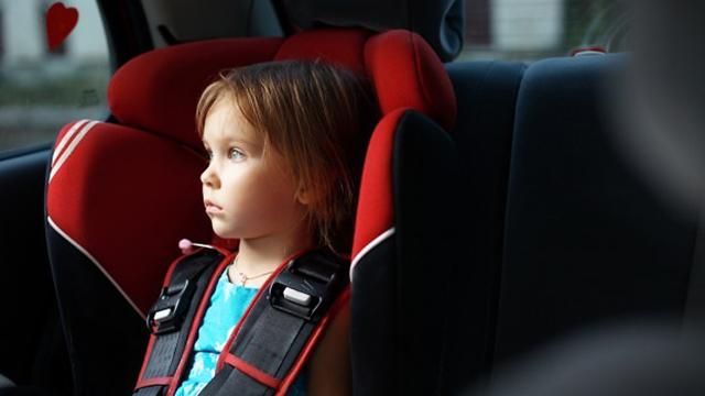 Як зробити автомобільну поїздку безпечною для дитини: важливі поради 