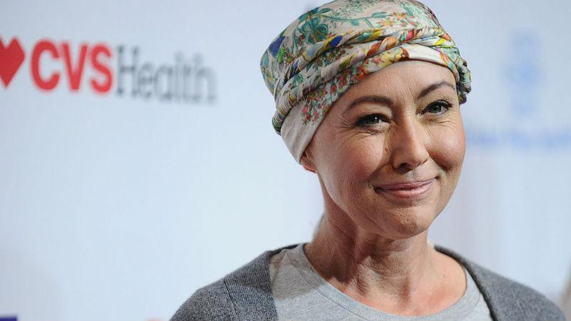 Шеннен Доэрти впервые вышла на публику после химиотерапии – появились фото