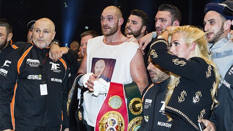 Ф'юрі відмовився від чемпіонських поясів Ф'юрі відмовився від чемпіонських поясів