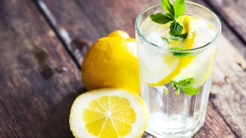 10 переконливих причин, чому  зранку варто пити теплу воду з лимоном