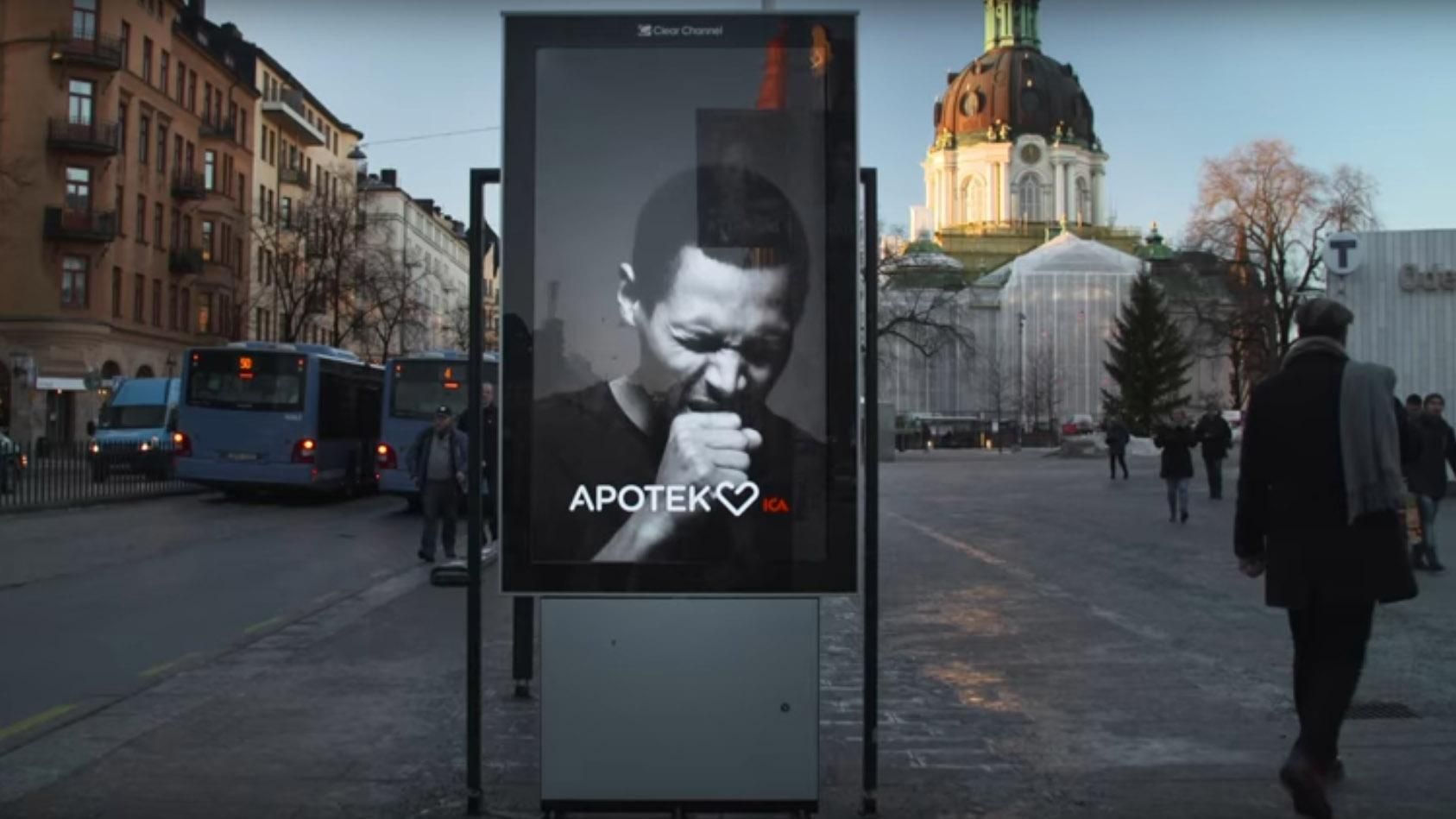У Швеції створили рекламний щит, який кашляє на курців