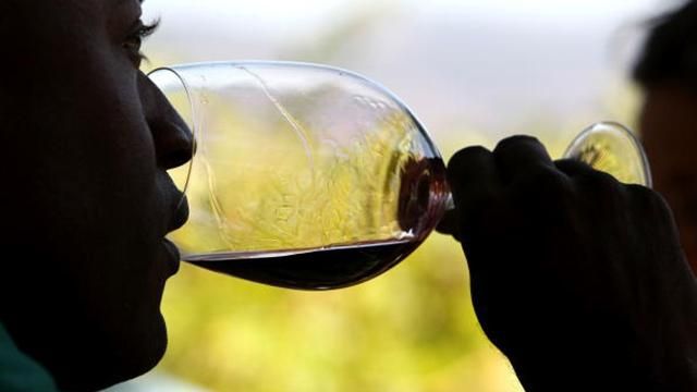 Полный отказ от алкоголя – опасен, – ученые
