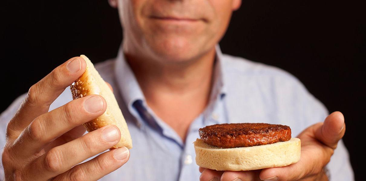 Гамбургер из синтетического мяса: экономия и гуманность