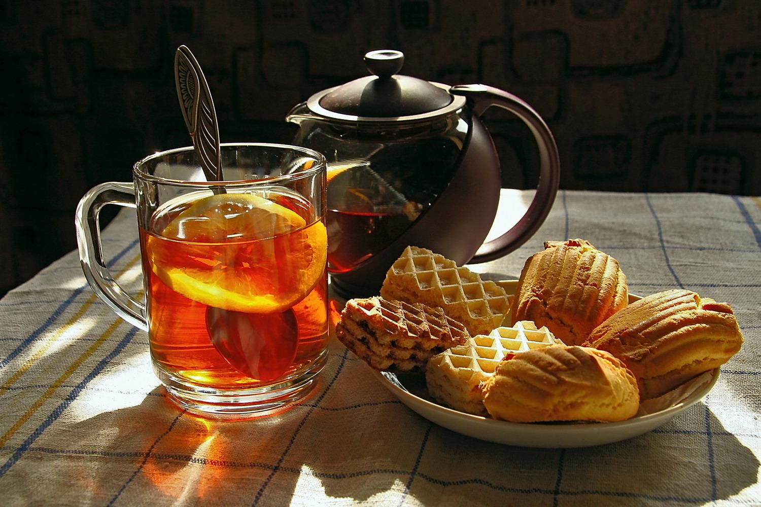 С чем нельзя пить чай: список продуктов