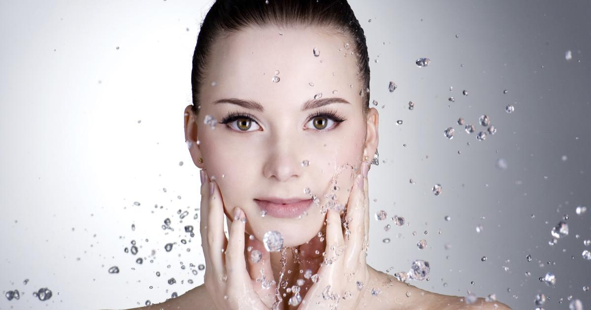 Когда организм сигналит: 7 признаков, что вам не хватает воды