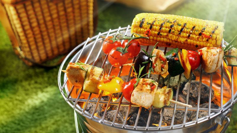 Как правильно хранить продукты при выезде на природу: полезные советы