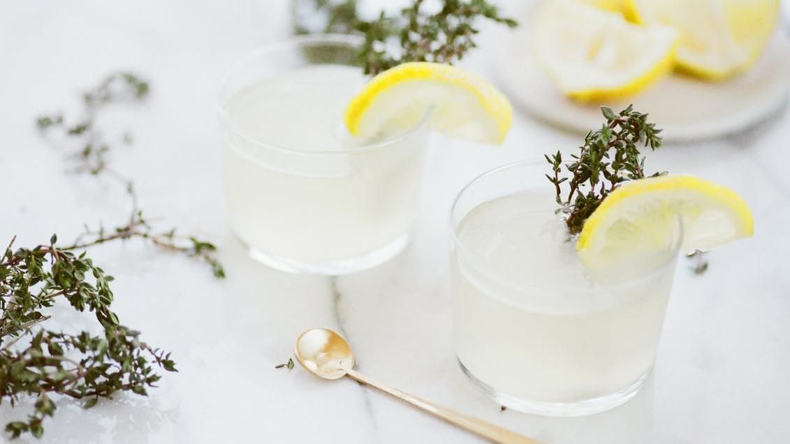 Три убедительные причины, почему стоит пить воду с медом и лимоном утром