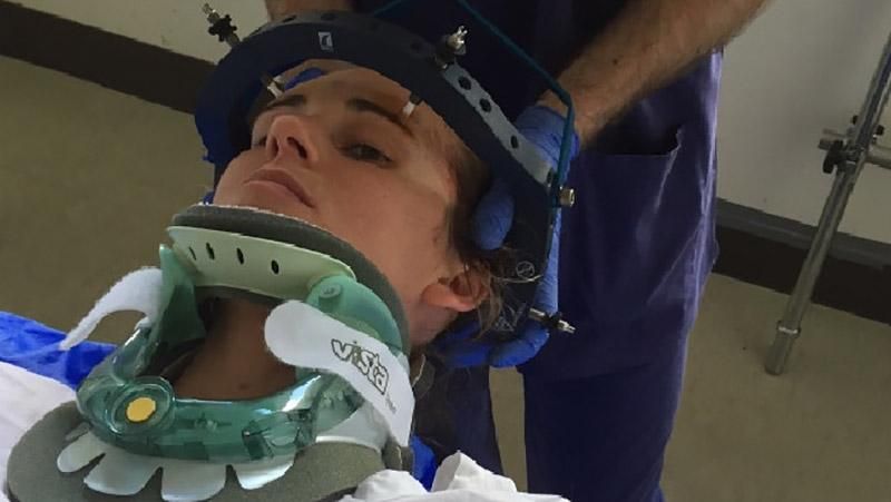 Британка зламала шию, сміючись над жартом Британка зламала шию, сміючись над жартом