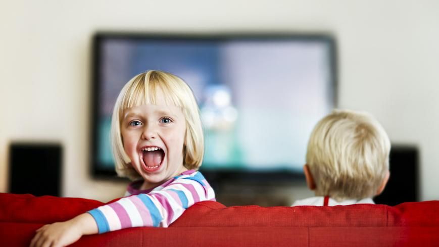 Телевізор у дитячій спальні може спричинити серйозне захворювання, – вчені