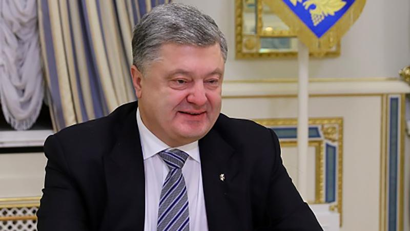 Порошенко вспомнил, как помогал спасать людей