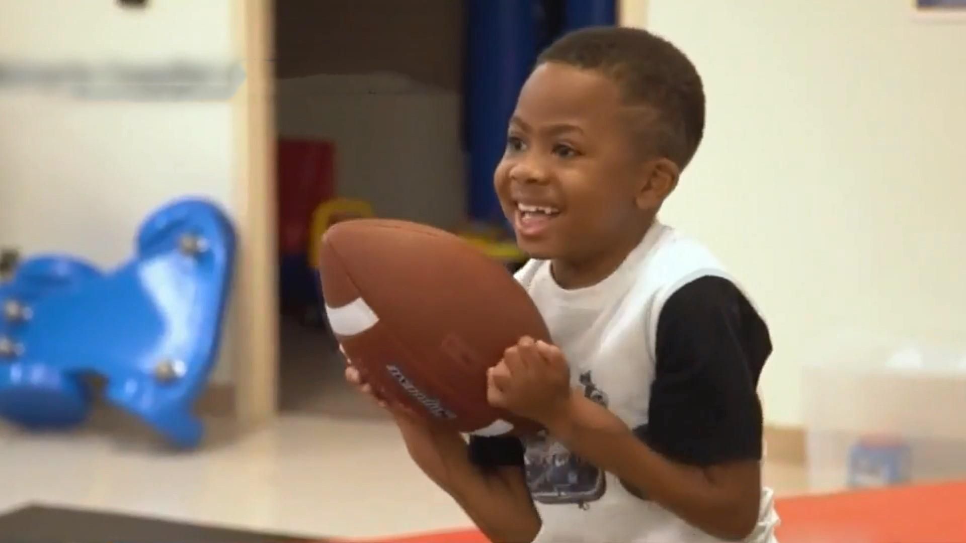 В США ученые объявили об успешной пересадке ребенку обеих рук В США ученые объявили об успешной пересадке ребенку обеих рук