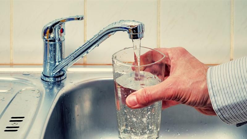 Які хвороби може викликати вода з крану: відповідь вчених 
