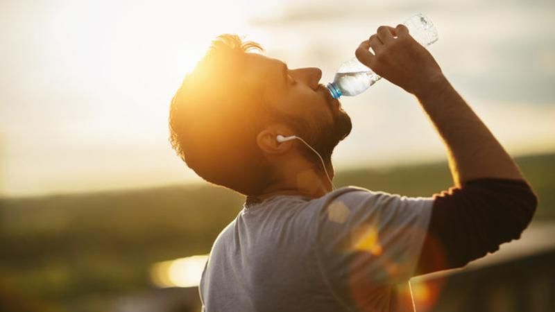 Скільки потрібно пити води, щоб не нашкодити здоров’ю 