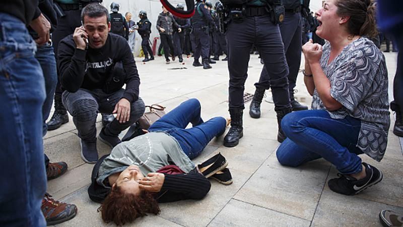 Внаслідок сутичок з поліцією у Каталонії постраждали понад 300 людей, – уряд краю 
