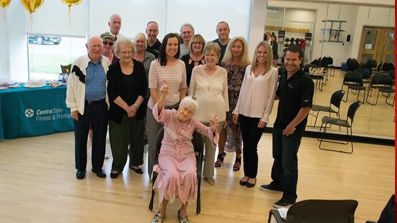 106-річна жінка відсвяткувала день народження у фітнес-залі: захопливі фото 