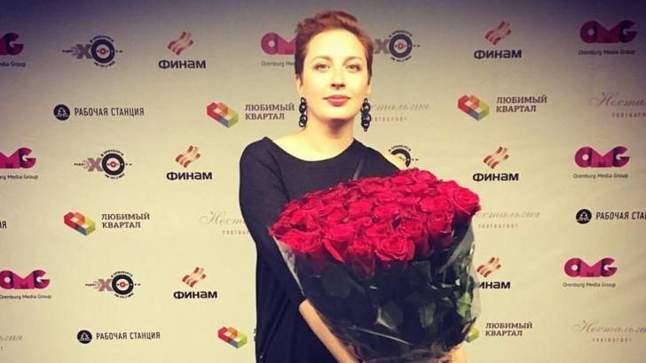 Російська журналістка, яку поранили ножем, відправила з лікарні теплого листа 