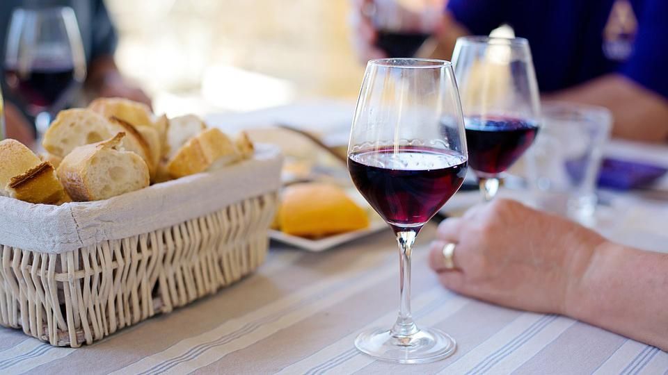 5 интересных фактов, почему стоит регулярно пить красное вино