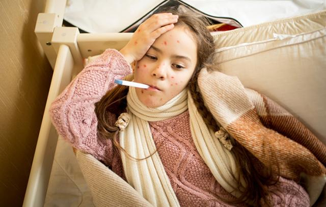 Дети массово заболели корью на Прикарпатье