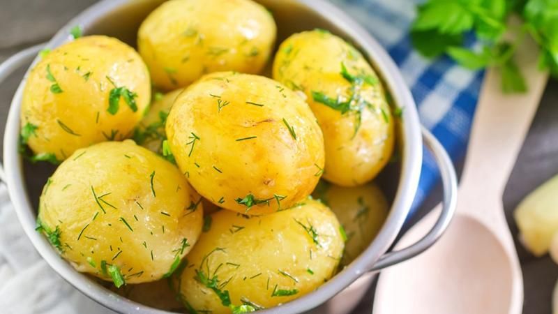 Як і скільки потрібно варити картоплю: корисні лайфхаки 