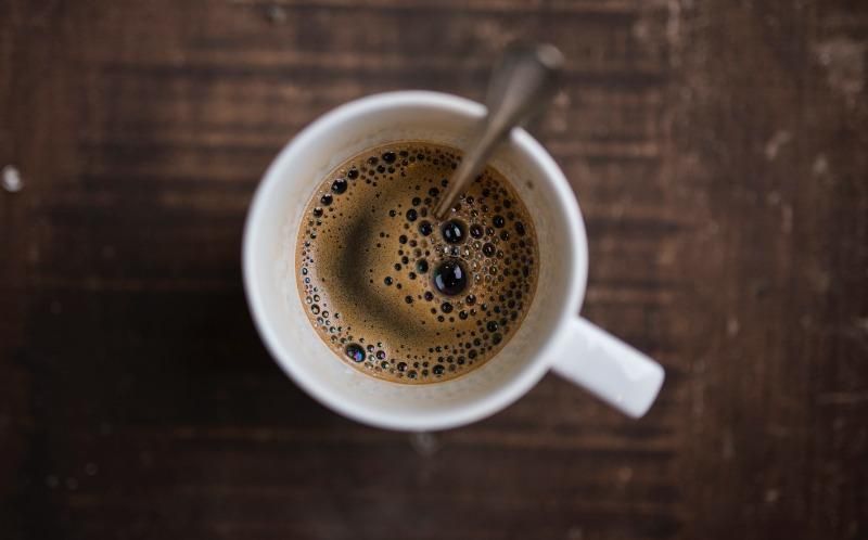 Почему пить кофе натощак вредно