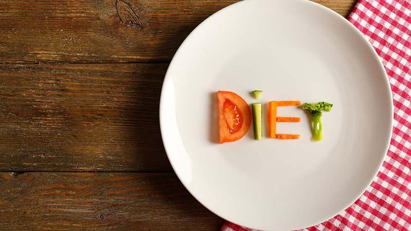 Почему люди, которые сидят на диете, становятся раздражительными: ответ ученых