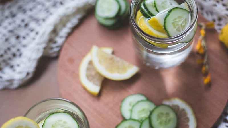 Рецепт напитка с лимоном и огурцом для похудения