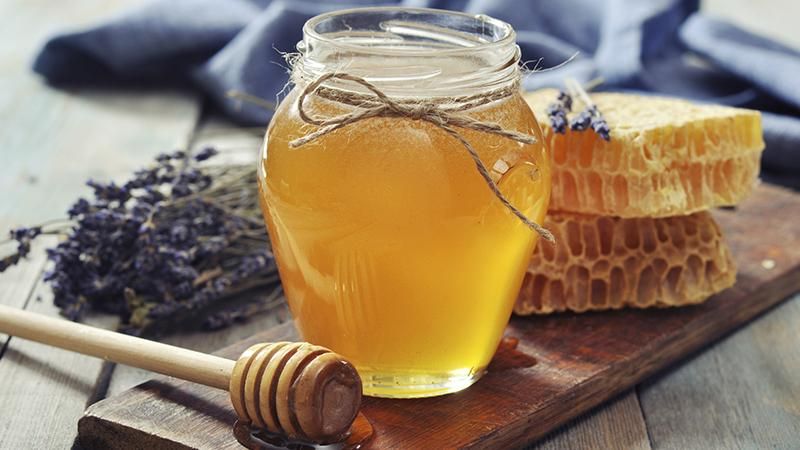 Чим корисний мед: 9 лікувальних властивостей, в які вірять люди 