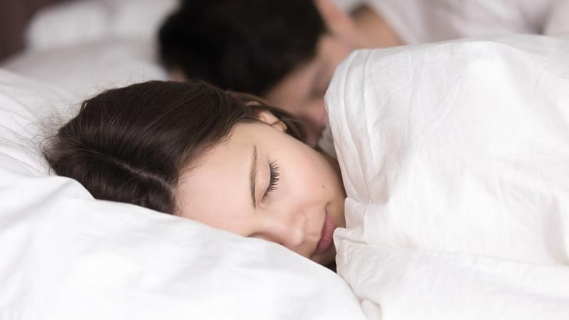 Як швидше заснути: лайфхаки, які вам точно допоможуть 