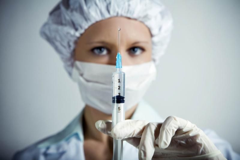 Вакцинация в Украине: почему люди начали массово отказываться от прививок с 2008 года
