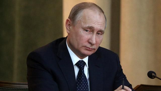 Хворий Путін прийшов на публічний захід: з'явились фото Хворий Путін прийшов на публічний захід: з'явились фото