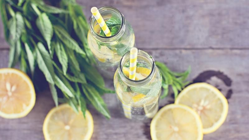 6 міфів про воду з лимоном, про які варто назавжди забути 