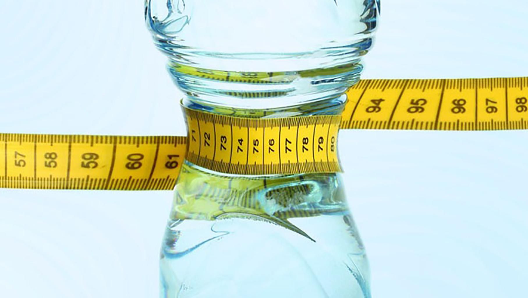Вчені з'ясували, чи може вода допомогти схуднути
