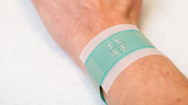 Ученые представили электронный пластырь для измерения уровня глюкозы Ученые представили электронный пластырь для измерения уровня глюкозы