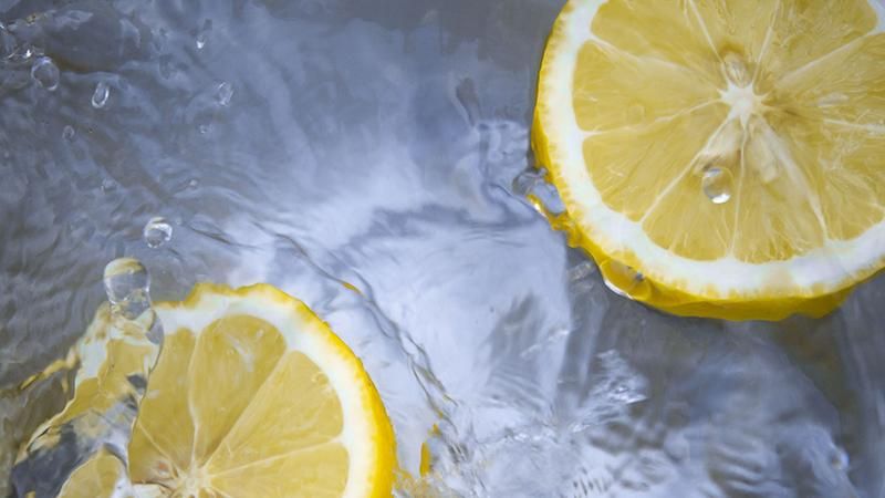 Дієтолог пояснила, чому пити забагато води – шкідливо