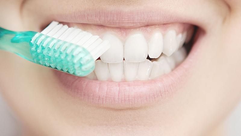 Як правильно чистити зуби: поради експертів