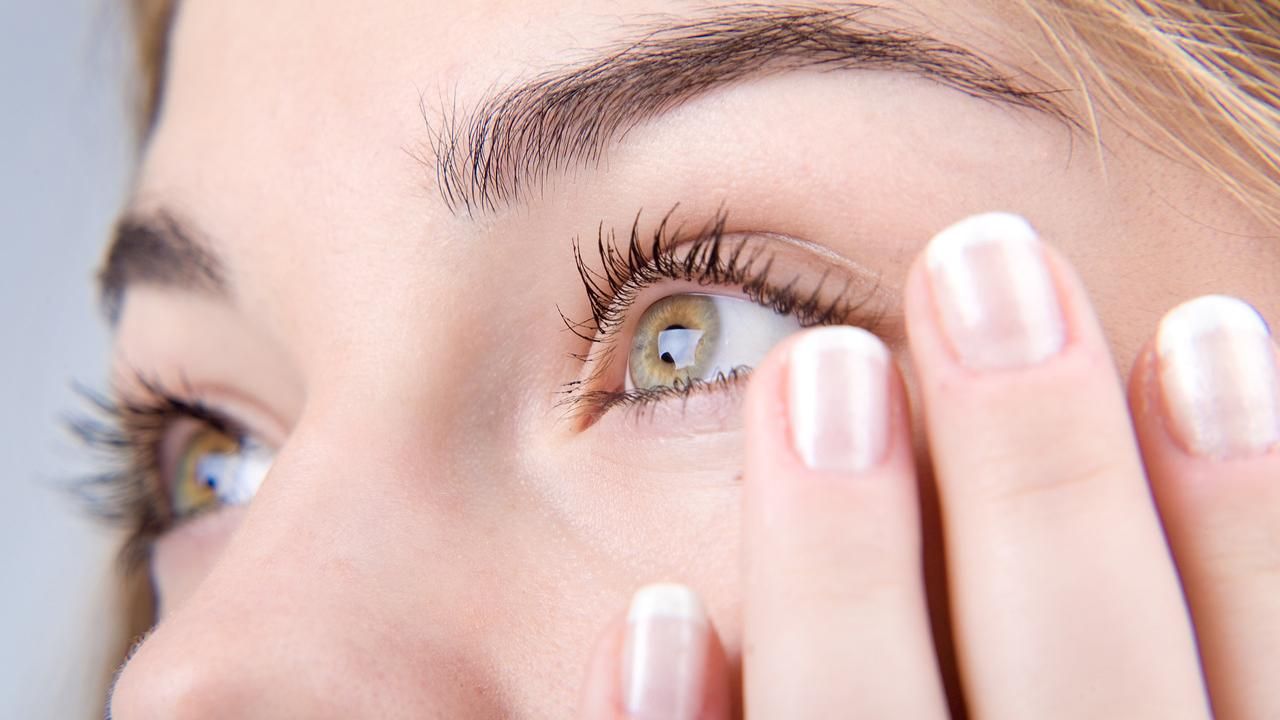 Біль у куточках очей може свідчити про серйозні захворювання