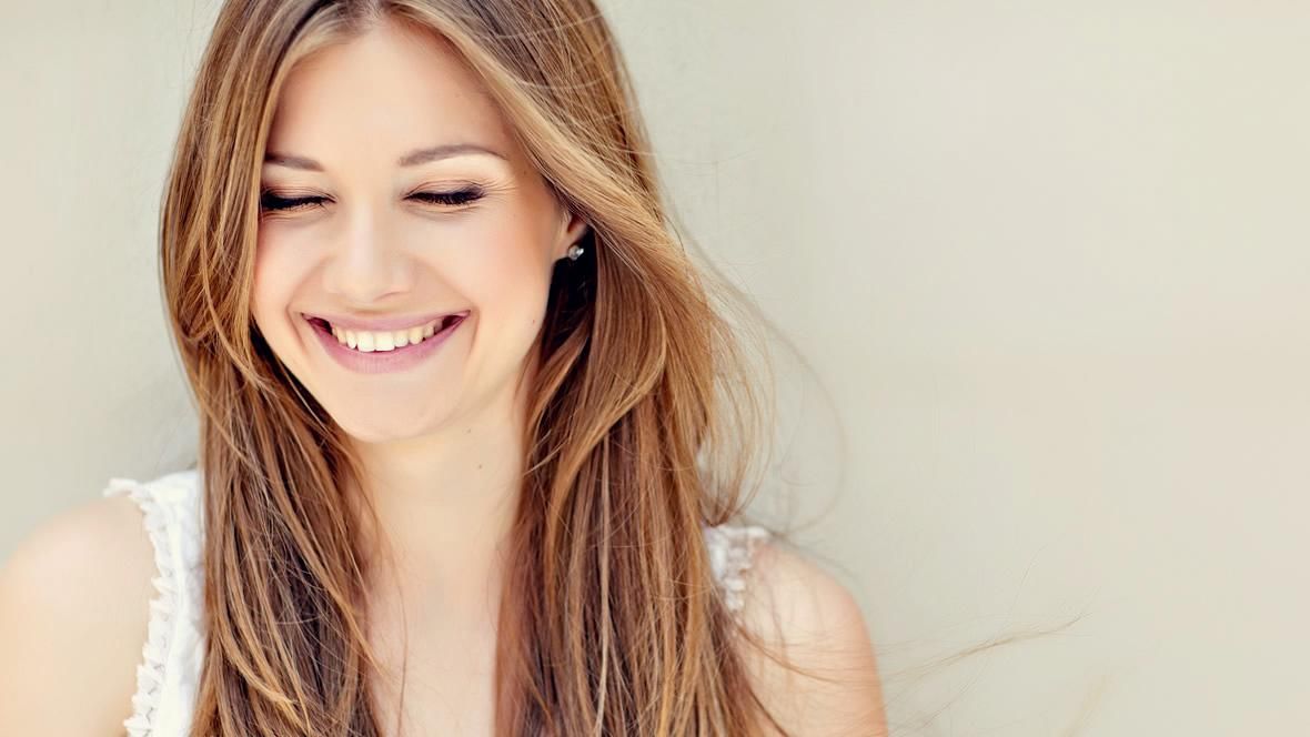 Вчені дослідили, як усмішка впливає на реакцію людей