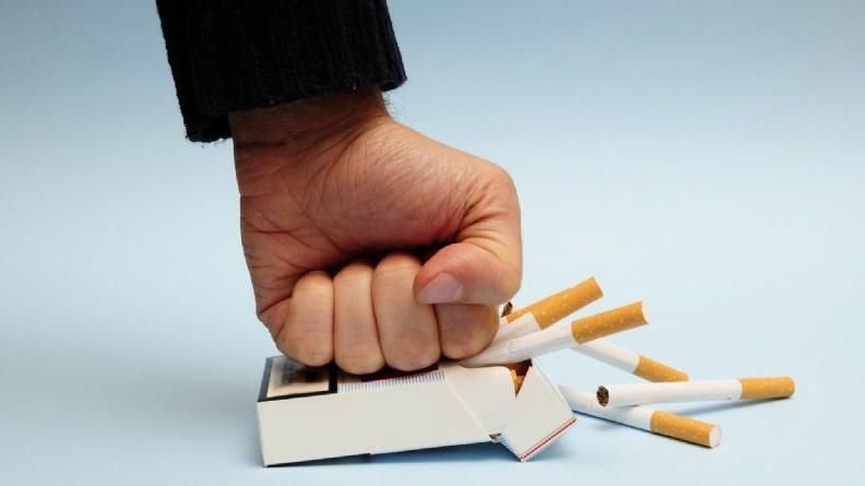 Курение сигарет "убивает" шесть человеческих органов